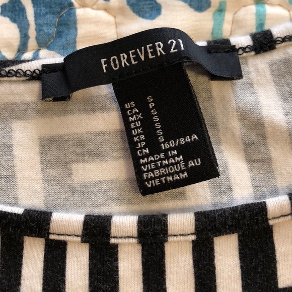 Forever21 geometric black & white dress size small - Picture 4 of 7
